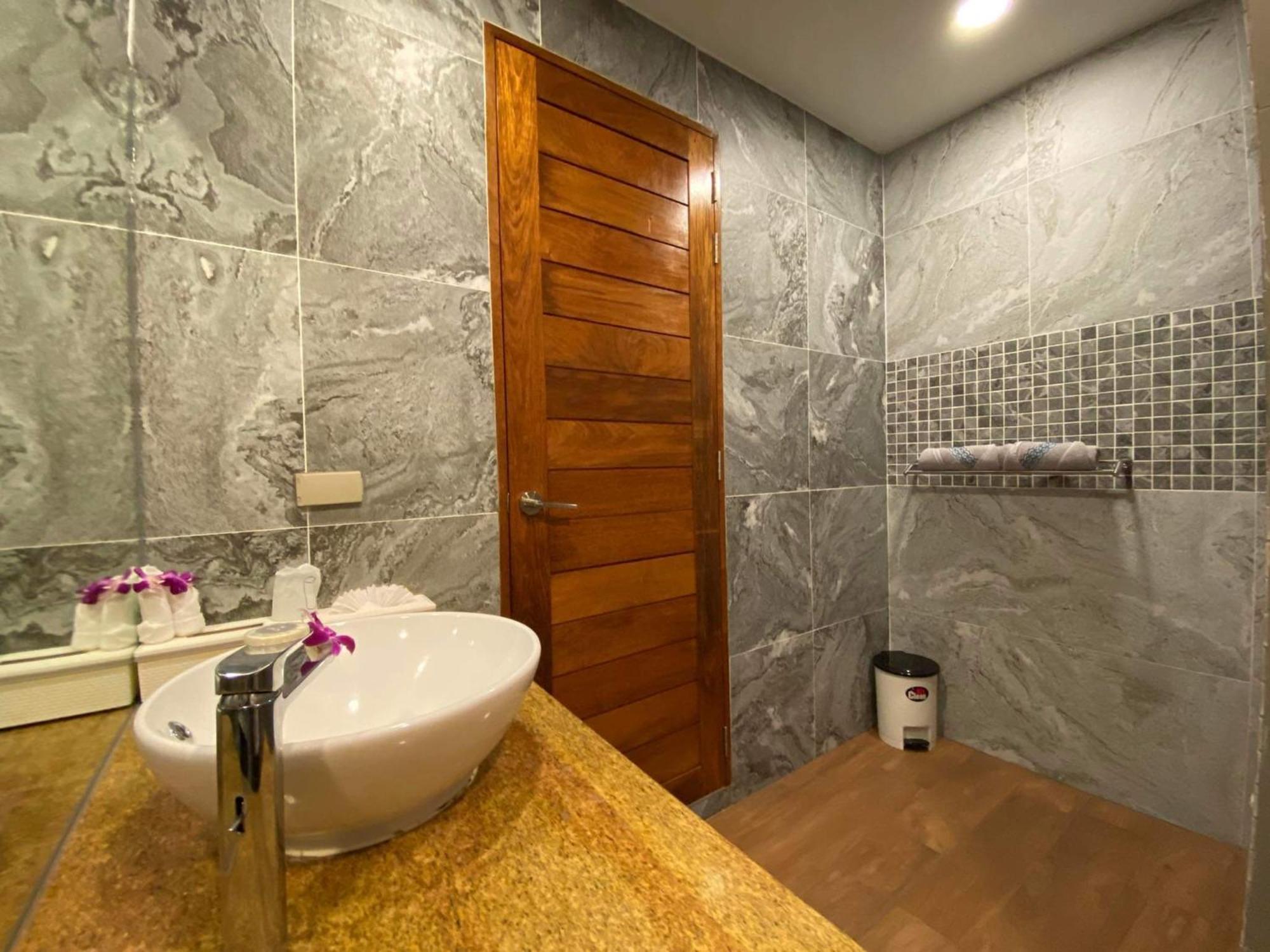 Twin Villas Seaview Kata Экстерьер фото